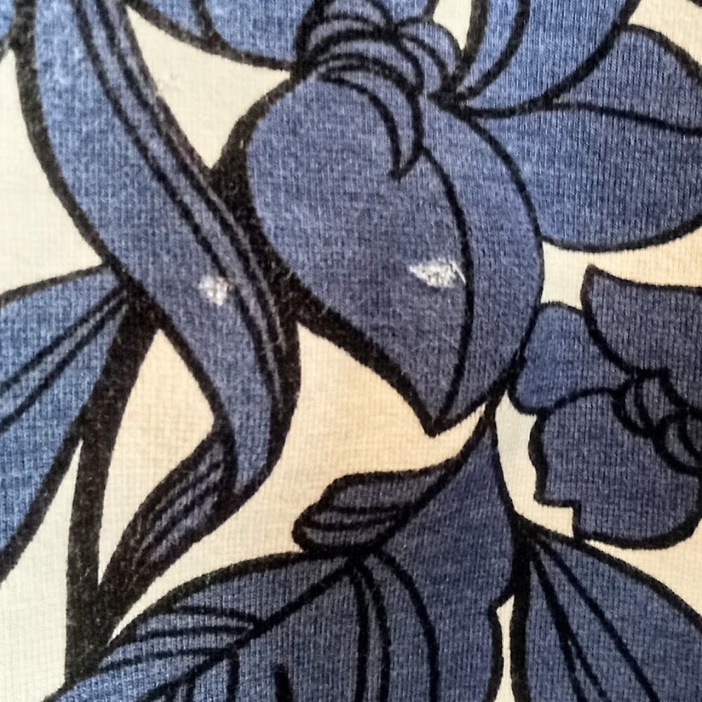 Ann Taylor Blue Black White Floral Sleeveless Knit Top - Picture 3 of 5